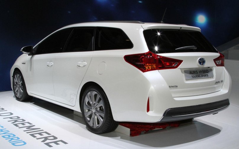 Toyota Auris Hybrid 2014