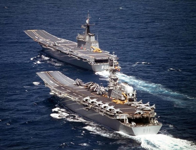 Чакри Нарубет авианосец