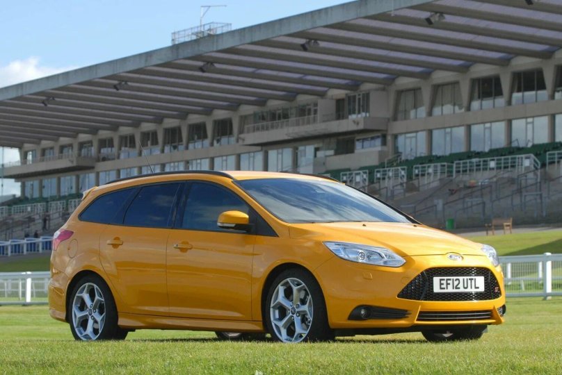 Форд фокус 3 универсал желтый