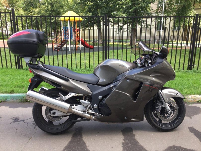 Honda CBR 1100 Дрозд