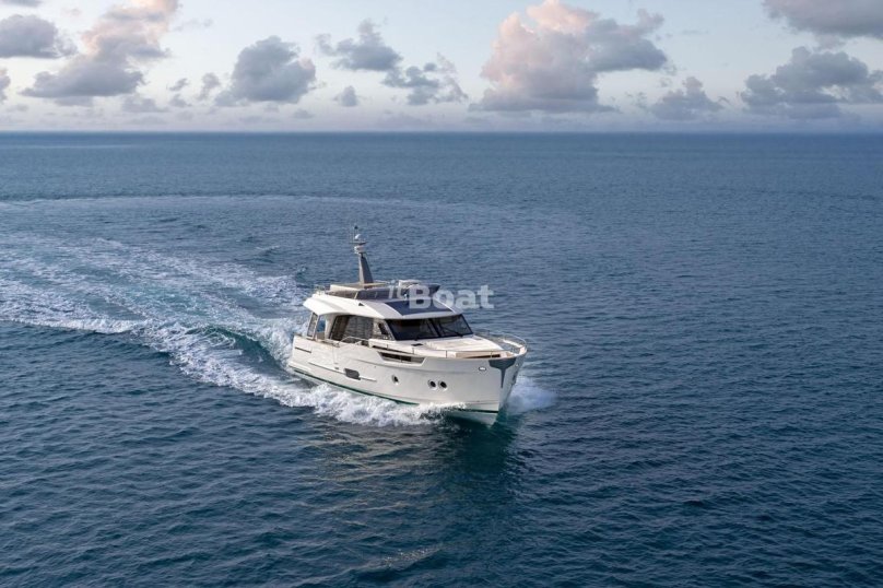 Яхты Greenline 48