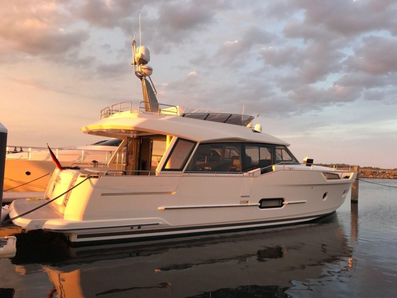 Greenline 48 Fly 2016