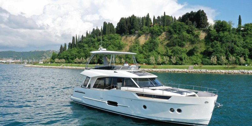 Яхта Гринлайн 33