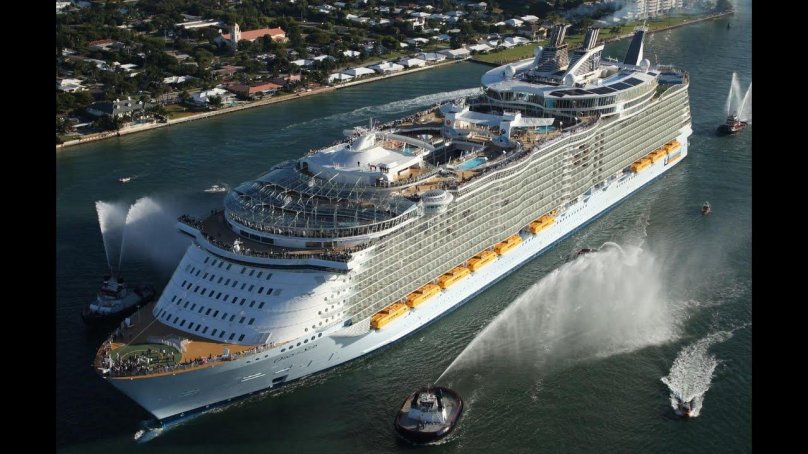 Корабль Оазис морей