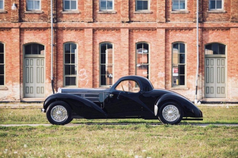 Bugatti Type 57 Atalante.