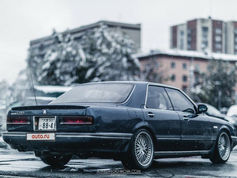 Nissan Cedric 1990