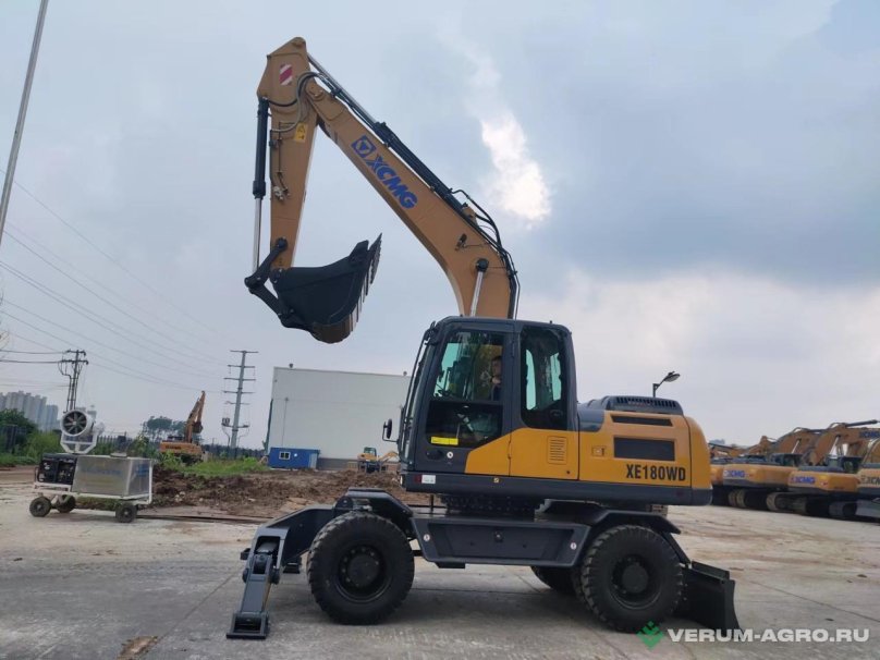 XCMG xe180wd колесный экскаватор