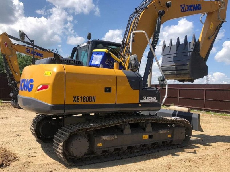 Экскаватор XCMG xe180dn