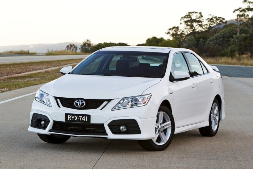 Тойота Аурион 2012