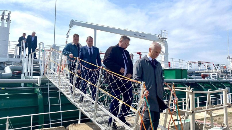 Танкер химовоз в Астрахани