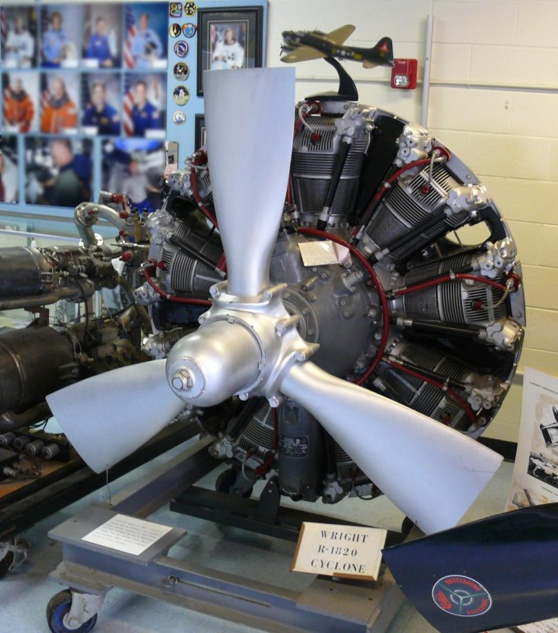 Двигатель Wright Cyclone r-1820