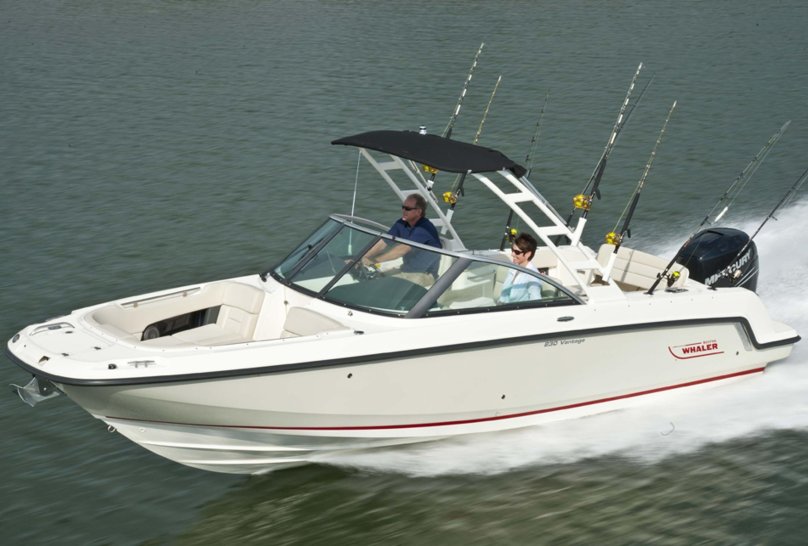 Boston Whaler катер