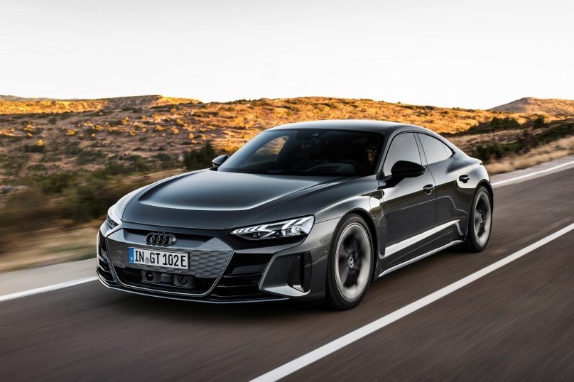 Ауди е-трон gt 2021