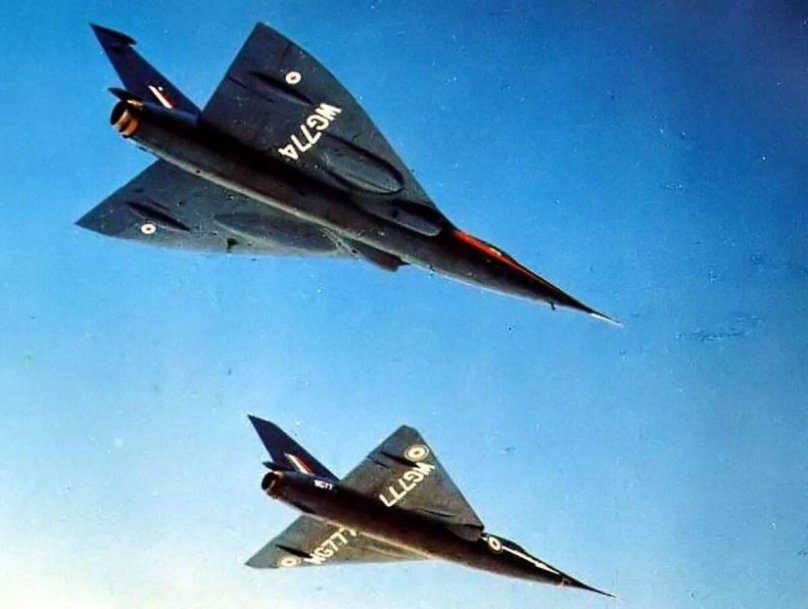 Самолет Delta 2