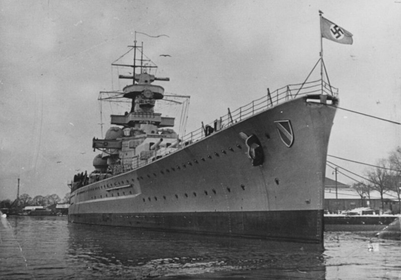 Линкор Кригсмарине бисмарк