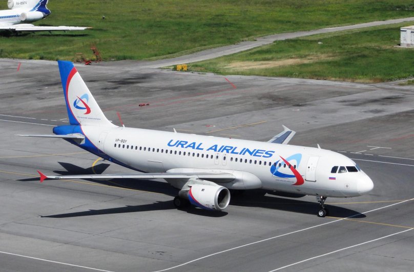 Самолет u6 Уральские авиалинии