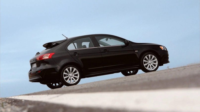 Митсубиси Лансер 10 хэтчбек