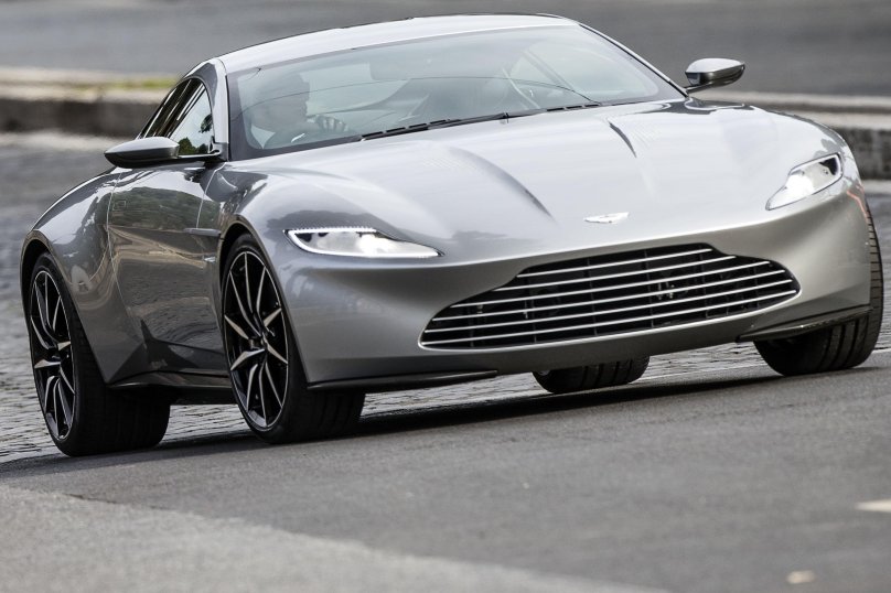 Aston Martin db10 2015