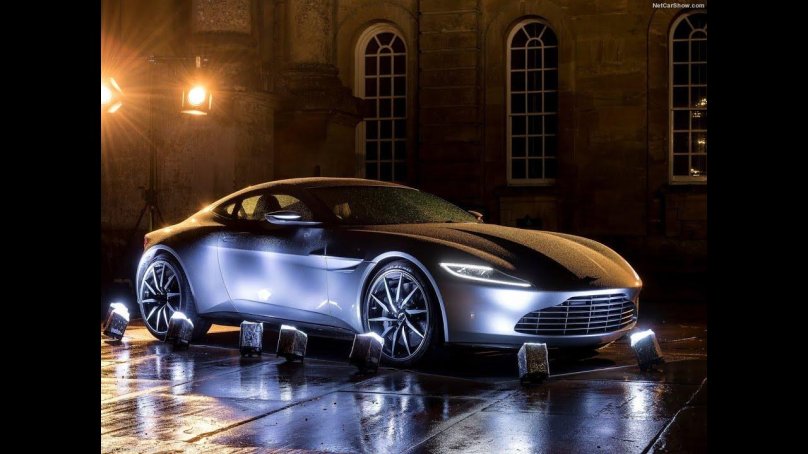 Астон Мартин машина db10