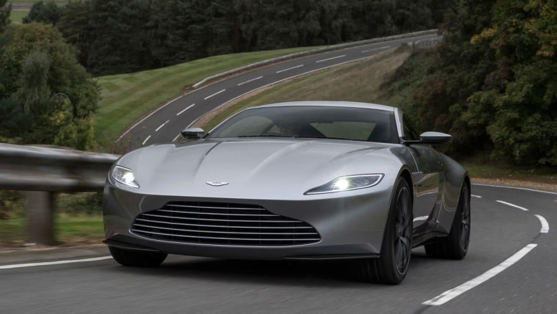 Астон Мартин машина db10