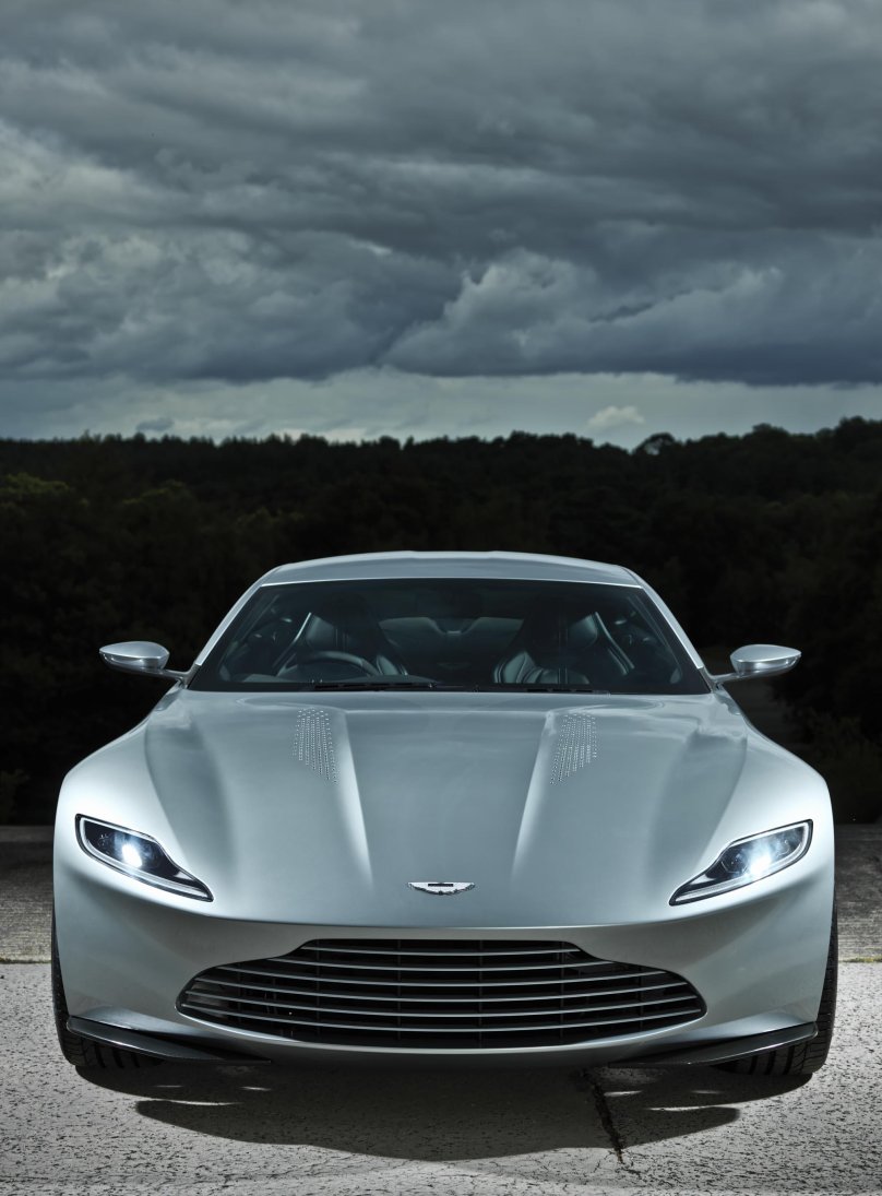 Астон Мартин Джеймса Бонда db10