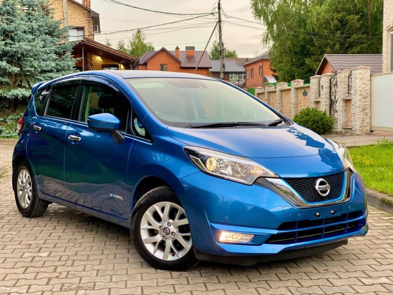 Китайская машина гибрид электро и бензин