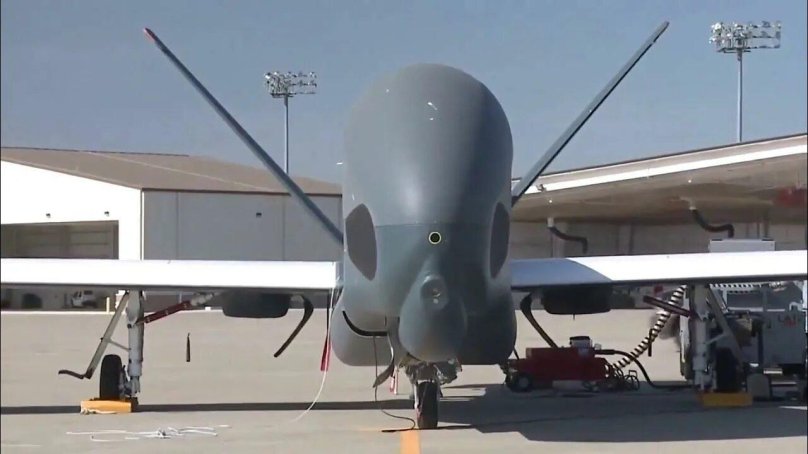 Самолет Northrop Grumman RQ-4b Global Hawk