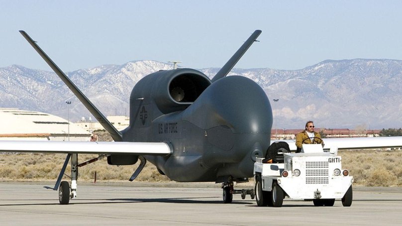 Самолет Northrop Grumman RQ-4b Global Hawk
