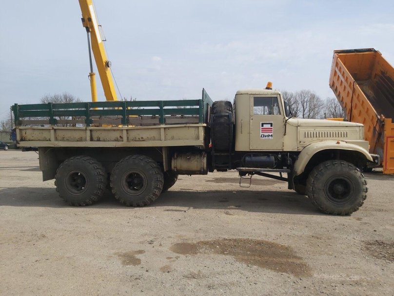 КРАЗ желтый