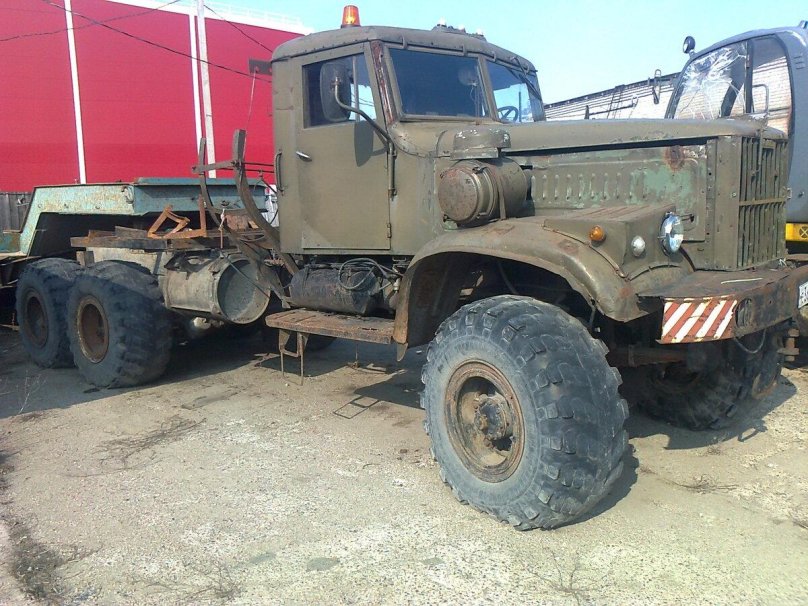 КРАЗ 255 тягач