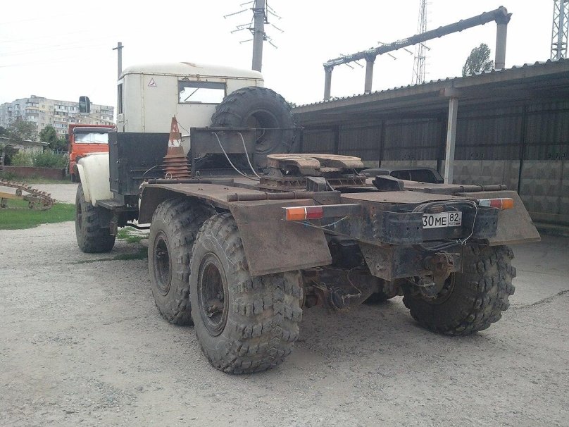 КРАЗ 255 седельный тягач