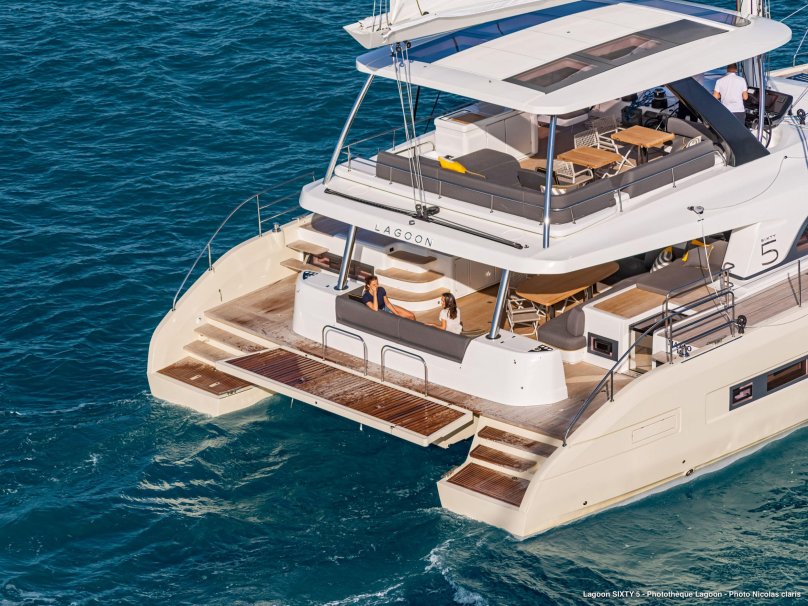 Катамаран Lagoon 65