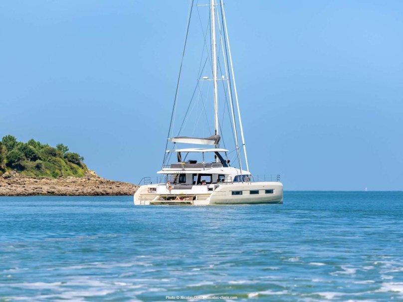 Катамаран Лагун 48