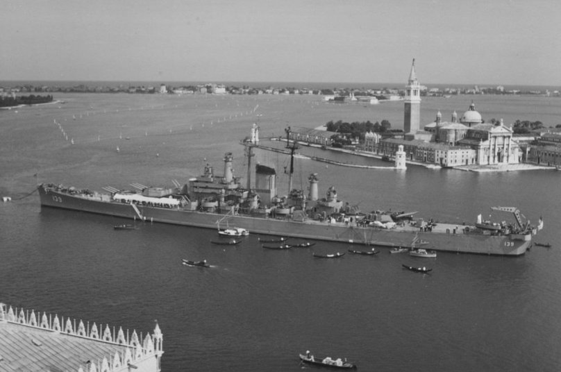 Крейсер USS Salem