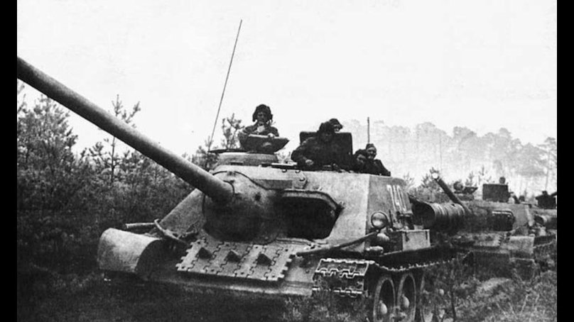 Су 100 в боях у озера Балатон