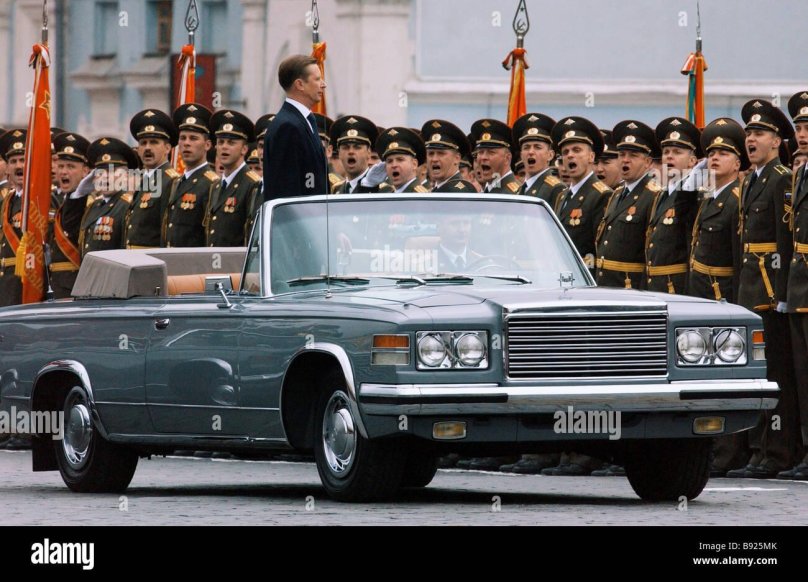 ЗИЛ 4104 парад