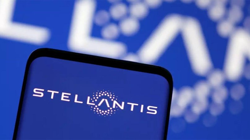 Stellantis лого