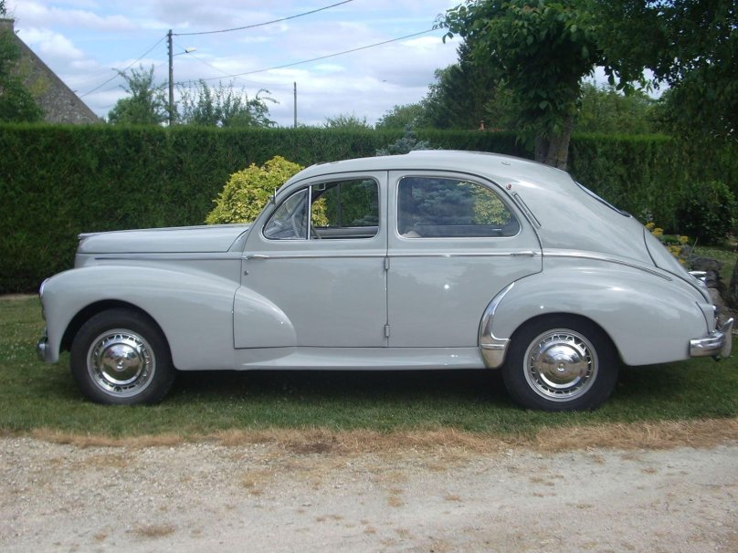 Французский Пежо 203