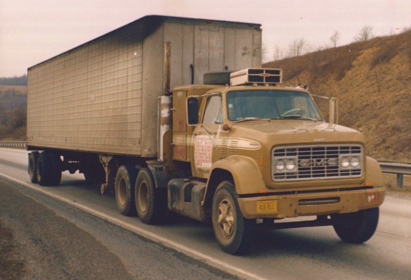 Грузовики GMC 9500