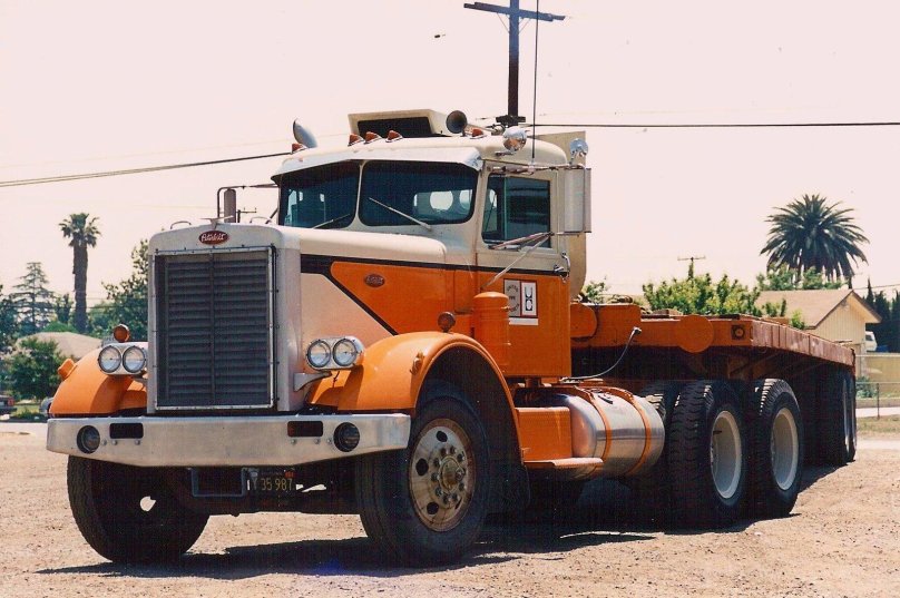 Тягач Петербилт 281