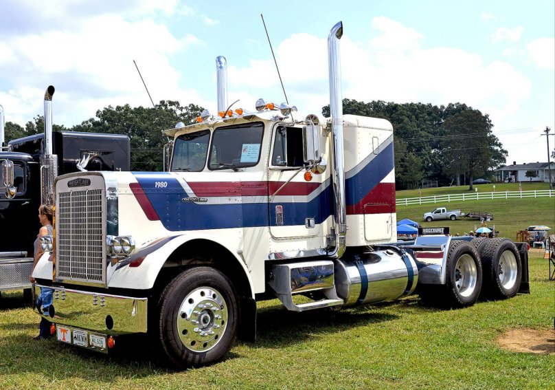 Американские траки Фредлайнер