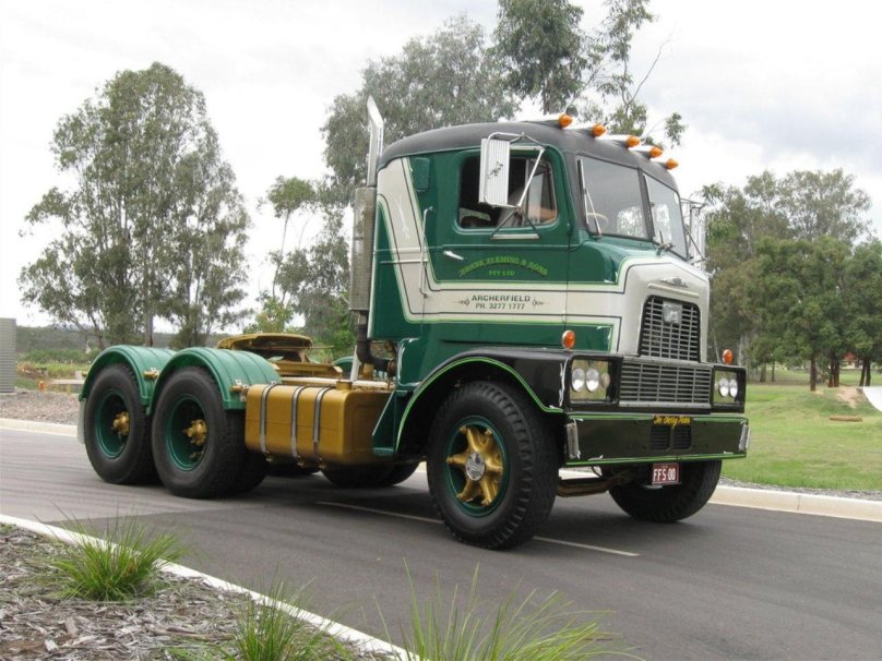 Грузовик Mack r401