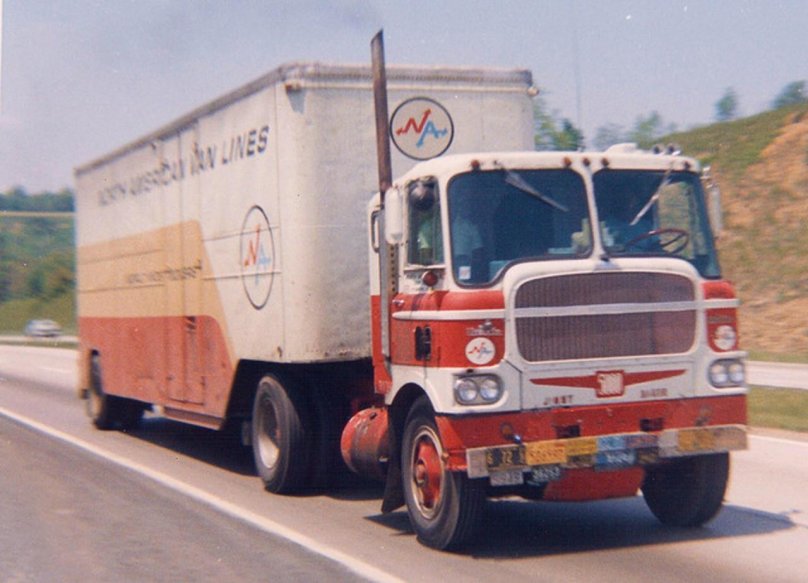 Грузовики Уайт