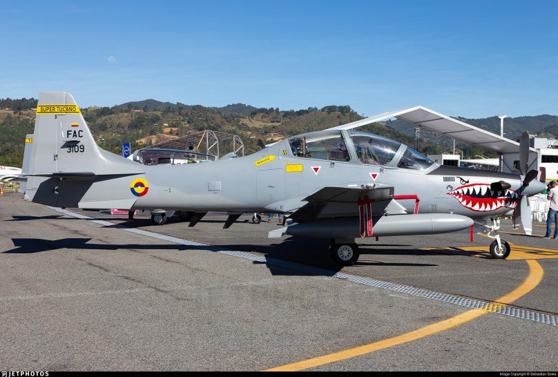 Турбовинтовой Штурмовик Embraer EMB-314 super Tucano