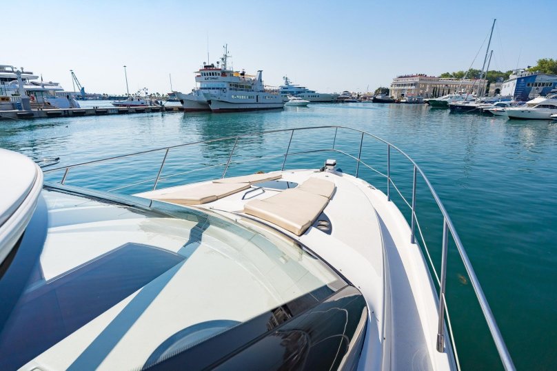 Порт Сочи яхта Меридиан