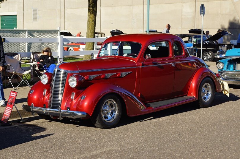 1936 Chrysler Airstream Six Touring sedan