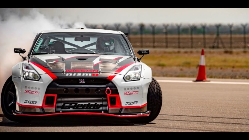 Nissan GTR 35 дрифт