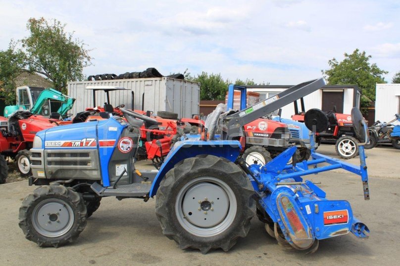 Трактор Исеки