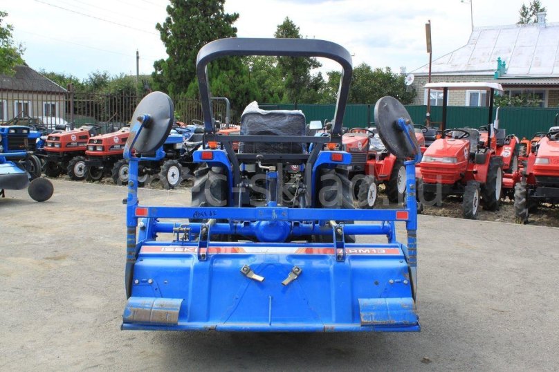 Трактор Iseki