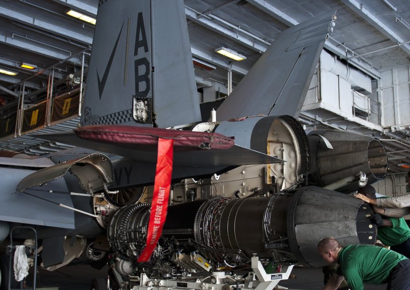 Ангар авианосца